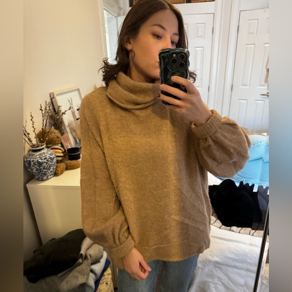 Babaton wool sweater (medium) - Picture 2 of 3